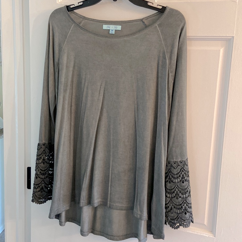 Gray oversized long sleeve tee